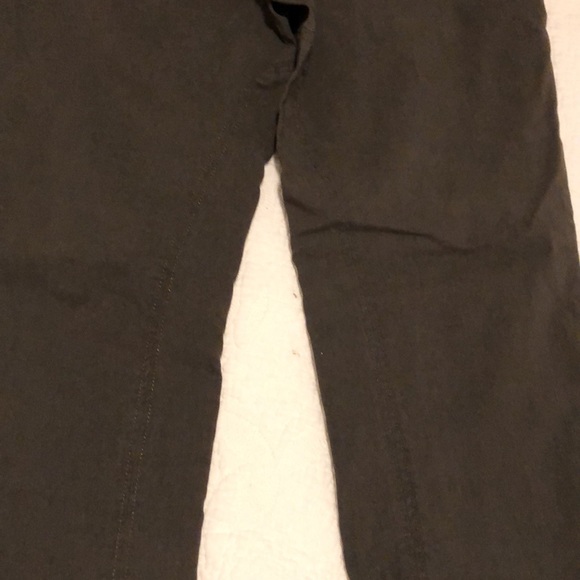Reitmans Olive green pants size 11. - Picture 6 of 8